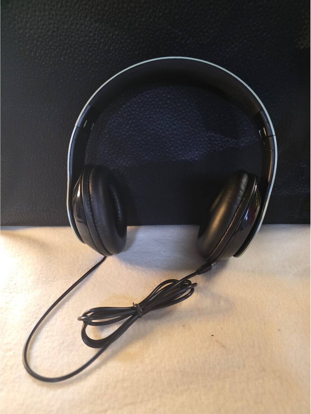 Black Silver Wired Over-Ear Headphones 3.5mm Adjustable Tested Working